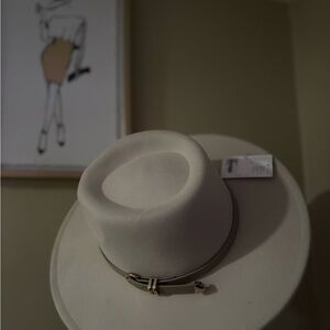 Forever 21 Cream Hat